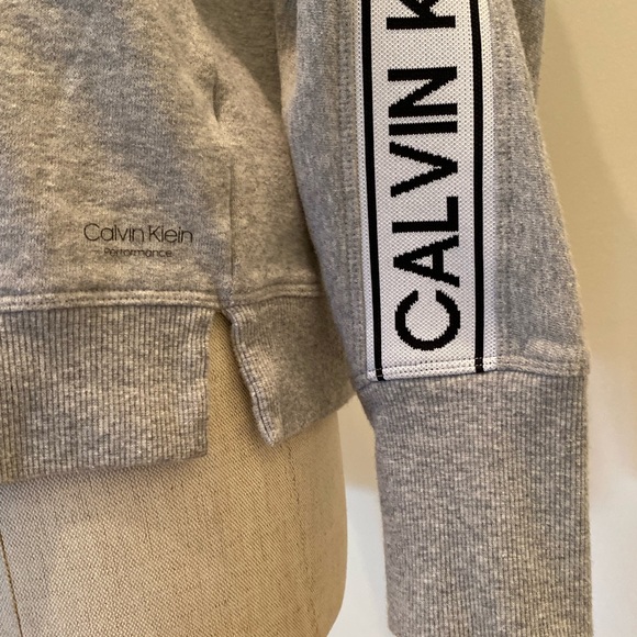 Calvin Klein Womens Gray Sweatshirt w White Calvin Klein Bank Back/Arms /Size M - Picture 2 of 14